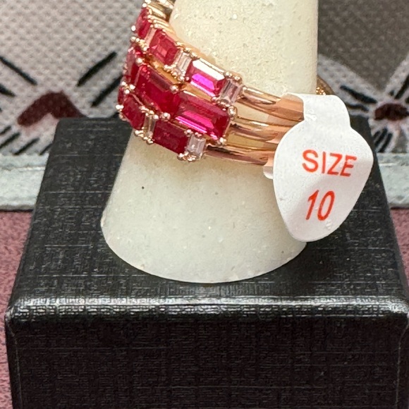 All Eyes on Me, July Birthday Collection - Picture 2 of 4